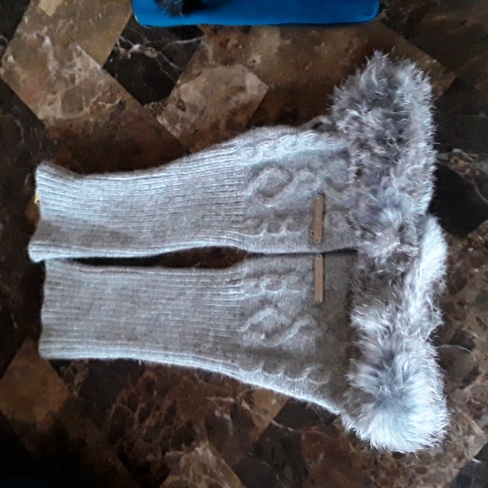 Catharine malandrino gloves